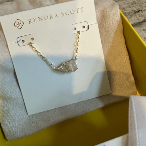 Kendra Scott Tatum Neutral mix gold Necklace - Picture 2 of 3